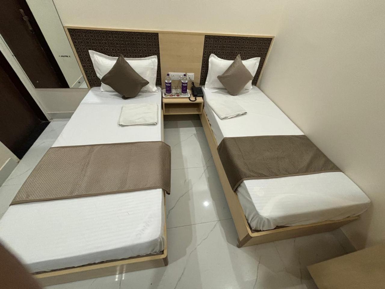 Hotel Silver Moon Jaipur Ngoại thất bức ảnh